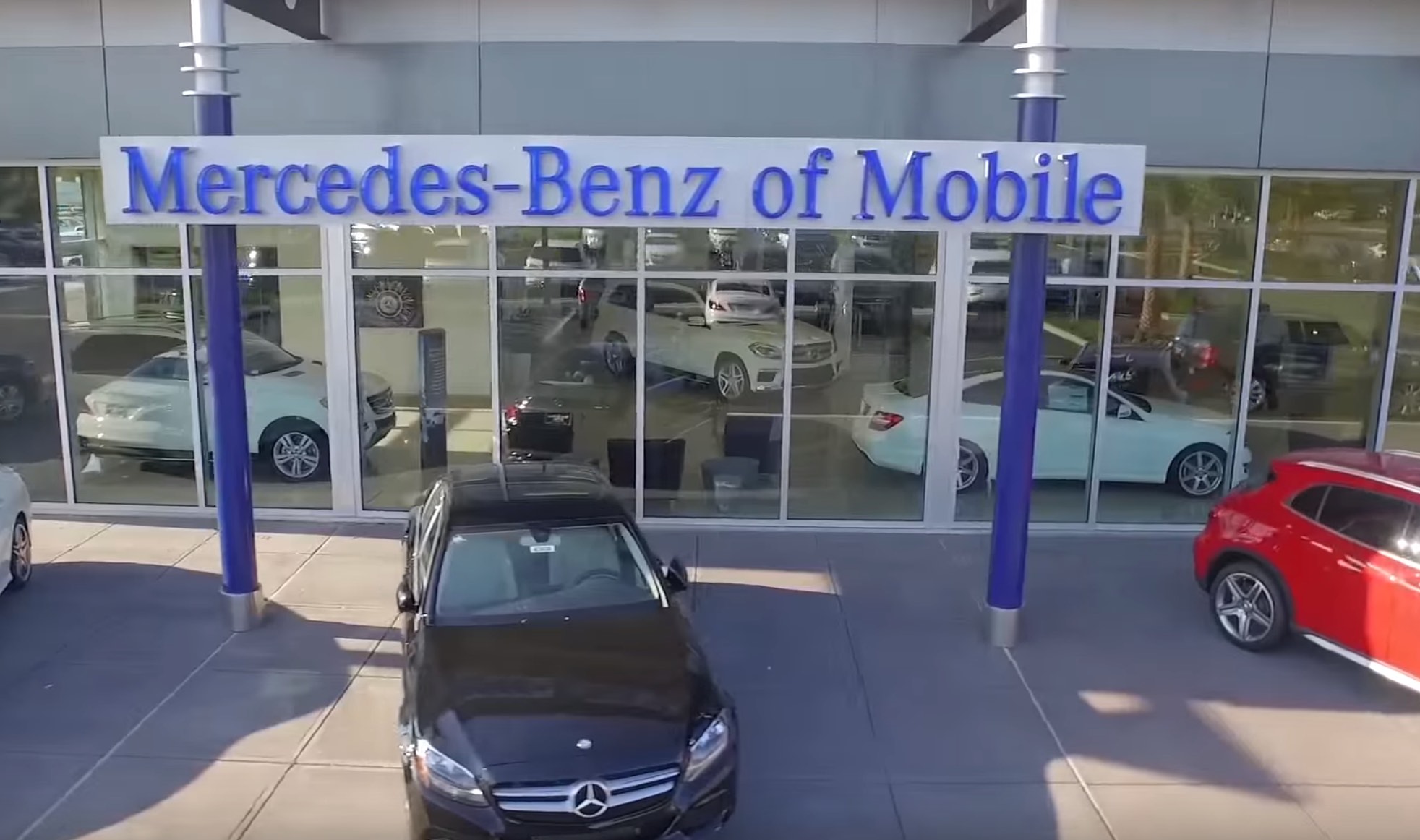 mercedes mobile store front